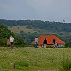 auch bei grauen Wetter kommen Urlauber raus