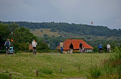 auch bei grauen Wetter kommen Urlauber raus