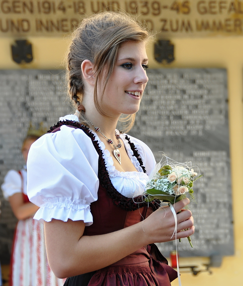 Auch "Blumenmädchen" gehören zu eine Trachtenhochzeit...