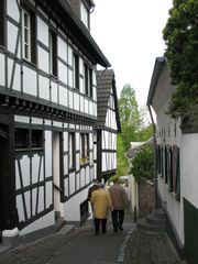 Auch das gibt es in Köln - romantische Gasse im  Vorort Zündorf