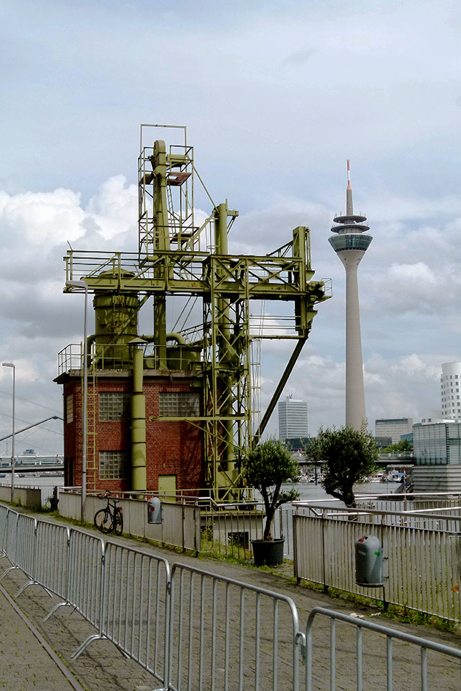 Auch das ist Düsseldorf.... Medienhafen