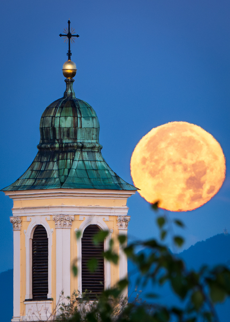 Auch dem Mond war es zu heiß...