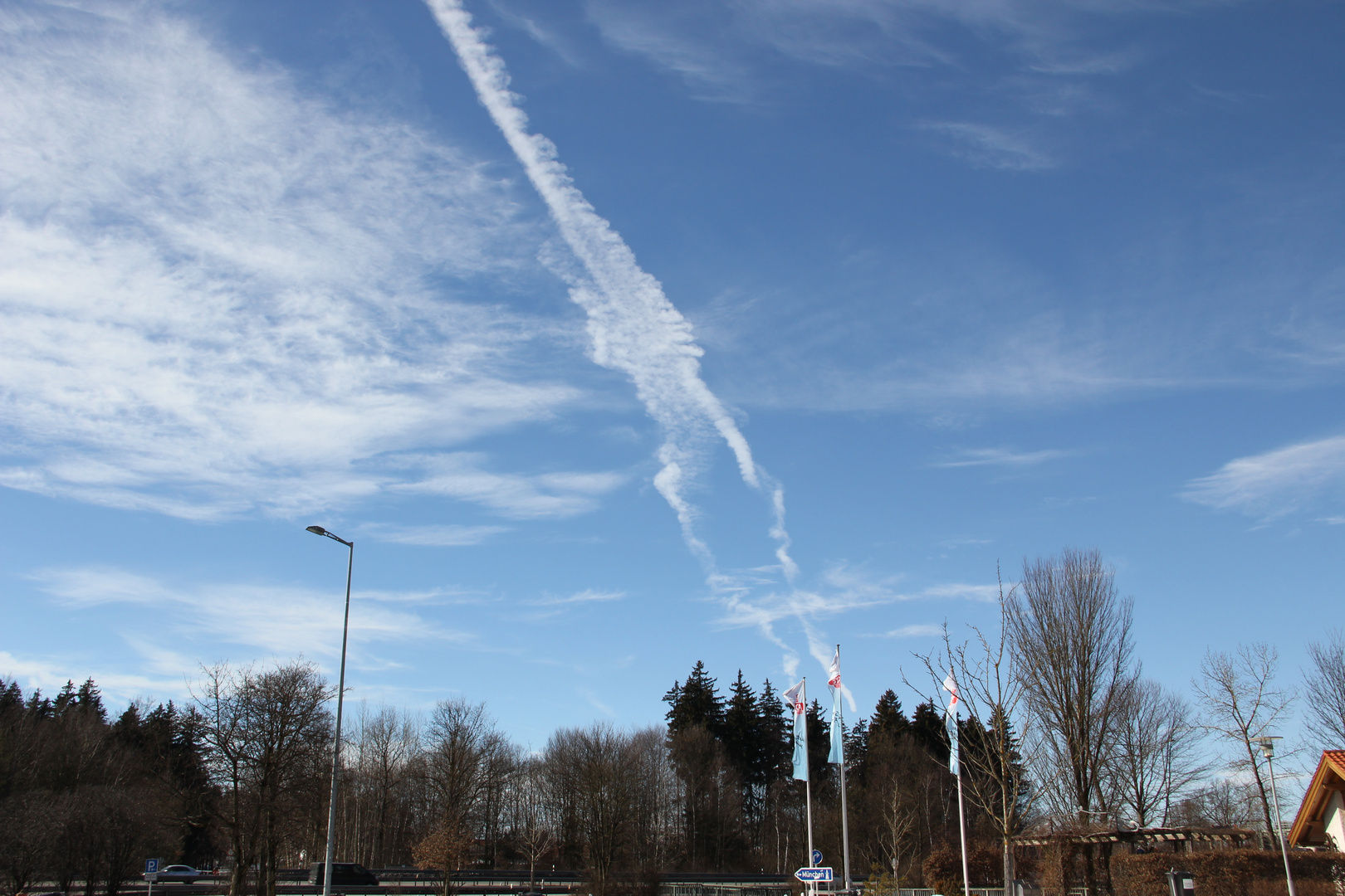 Auch der Himmel fährt Ski