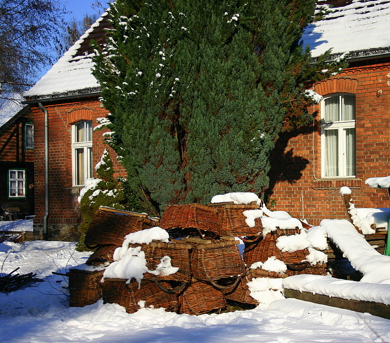 auch der Korbmacher wurde vom Winter überrascht