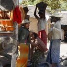 auch die härteste arbeit hat zeit zu haben, für ein lächeln, :-) burma 2011