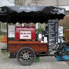 Auch die Kaffeeverkäuferin braucht mal eine Kaffepause.