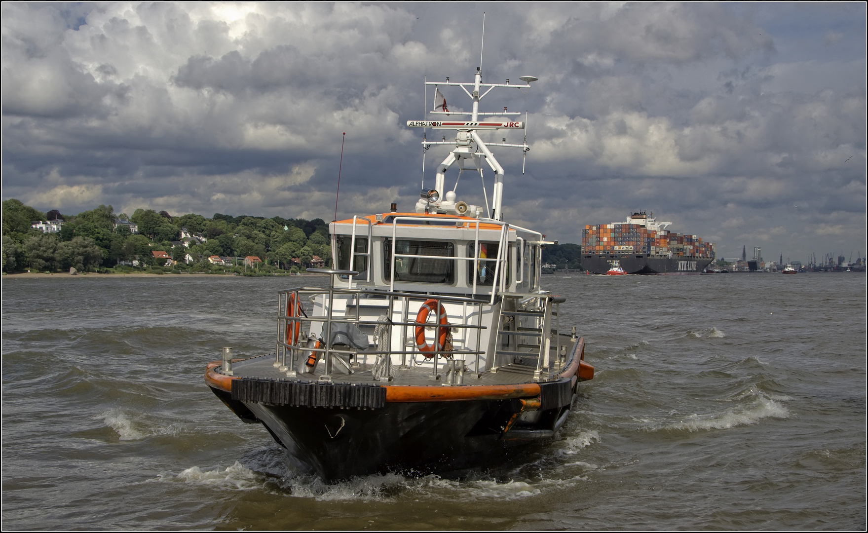 auch die "NYK VENUS"...ist gut im Hafen angekommen