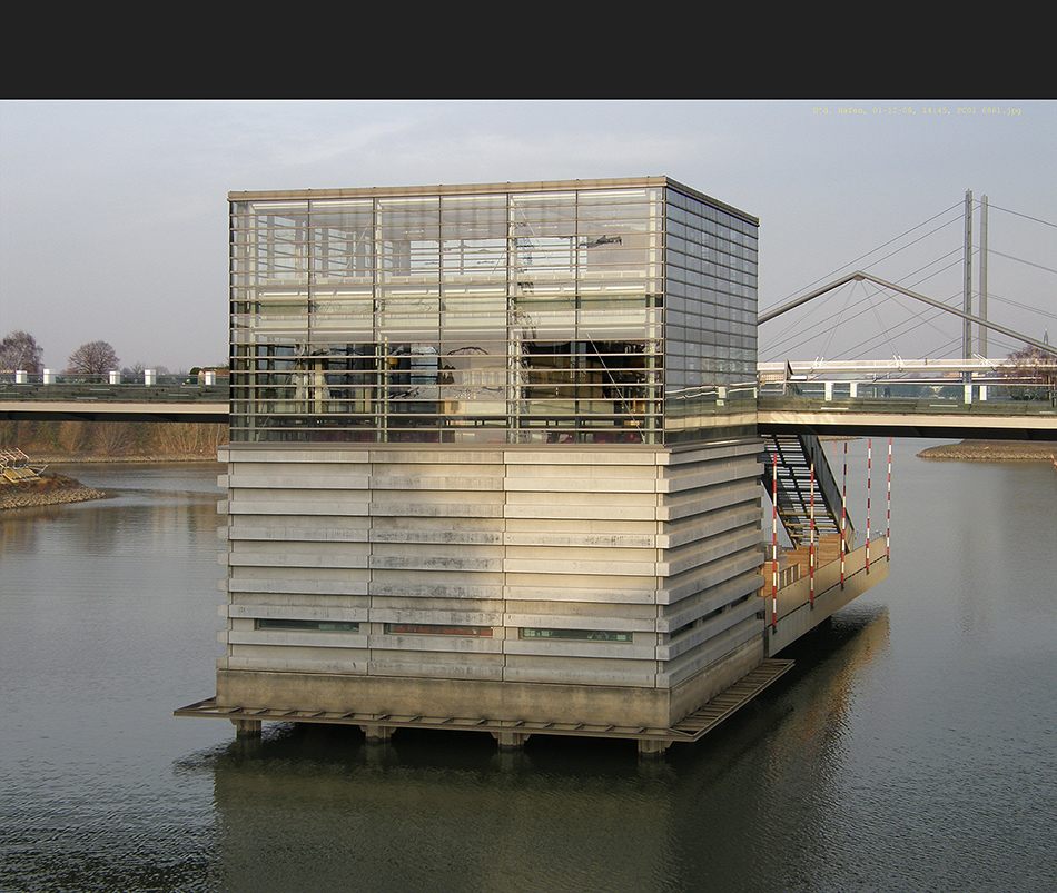 Auch dieses Schiff hat festen Boden unterm Kiel