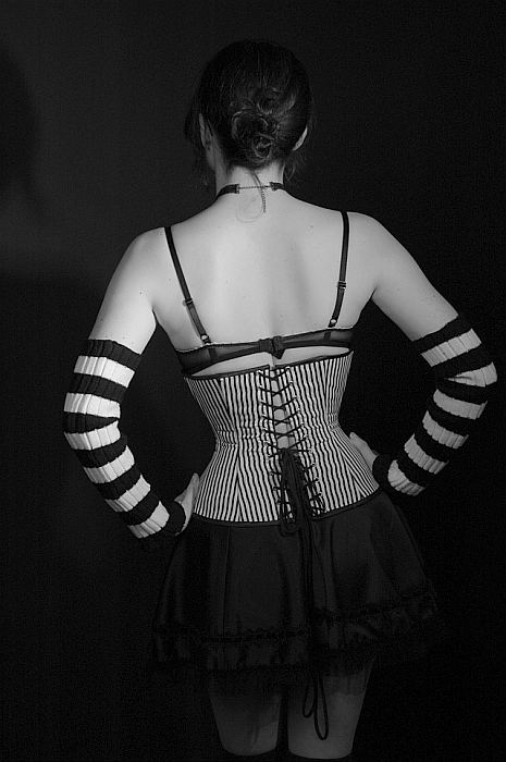 Auch ein schöner Rücken kann entzücken. ;P Foto & Bild mystik,gothic