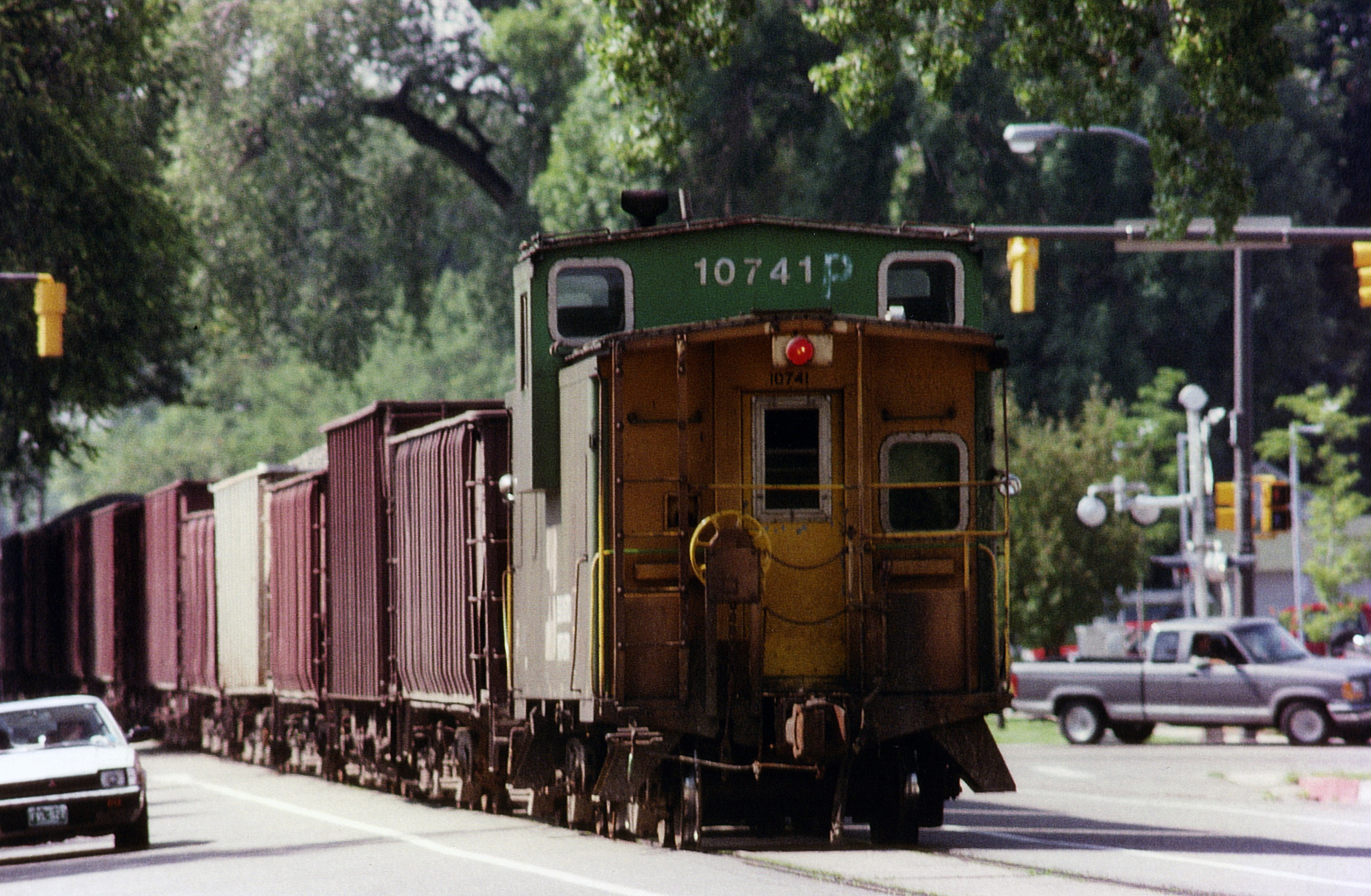 Auch ein Zug in USA hat ein Ende...-:), BN Caboose #10741P, Ft.Collins, CO