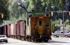 Auch ein Zug in USA hat ein Ende...-:), BN Caboose #10741P, Ft.Collins, CO