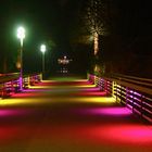 Auch eine passende Beleuchtung einer Brücke - Parkleuchten in der Gruga