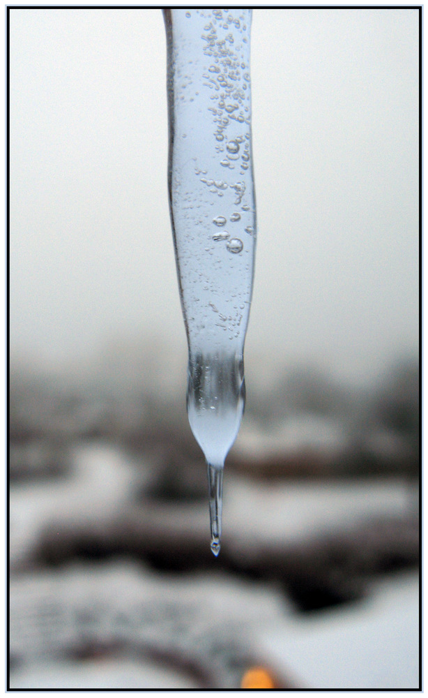 Auch Eiszapfen werden vom Licht angezogen