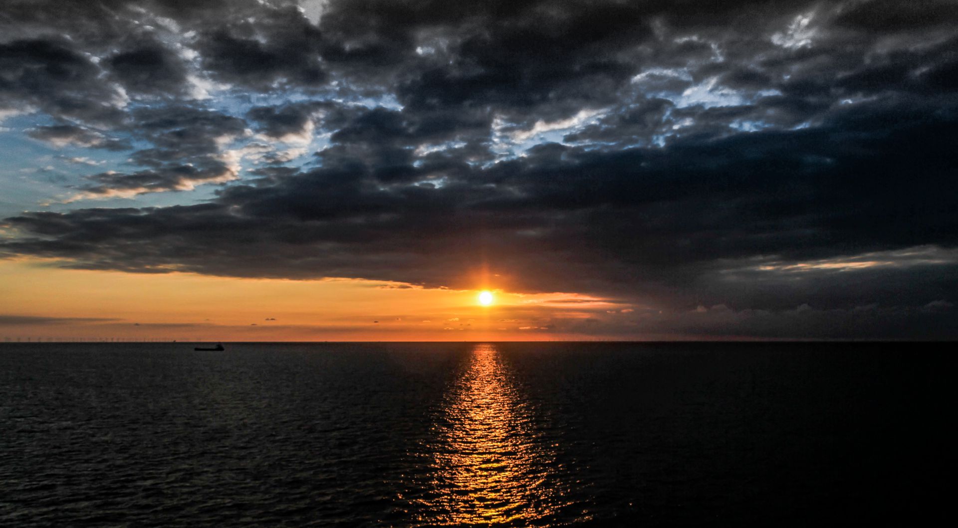 Auch in der Nordsee geht die Sonne unter