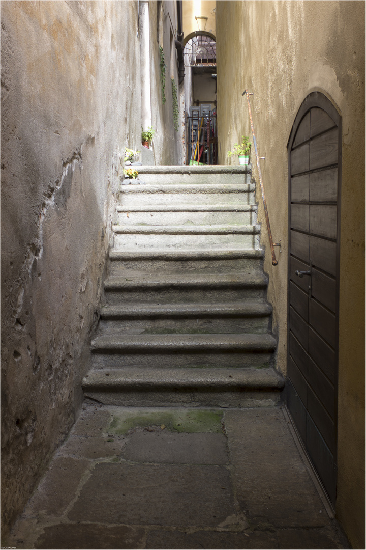 Auch in die schmalste Gasse fällt mal ein Lichtstrahl