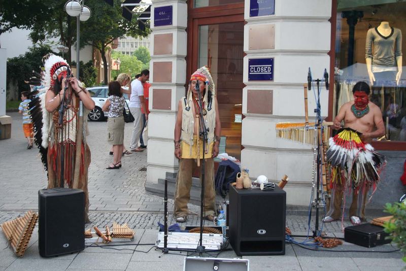 Auch Indianer brauchen mal was neues zum Anziehen