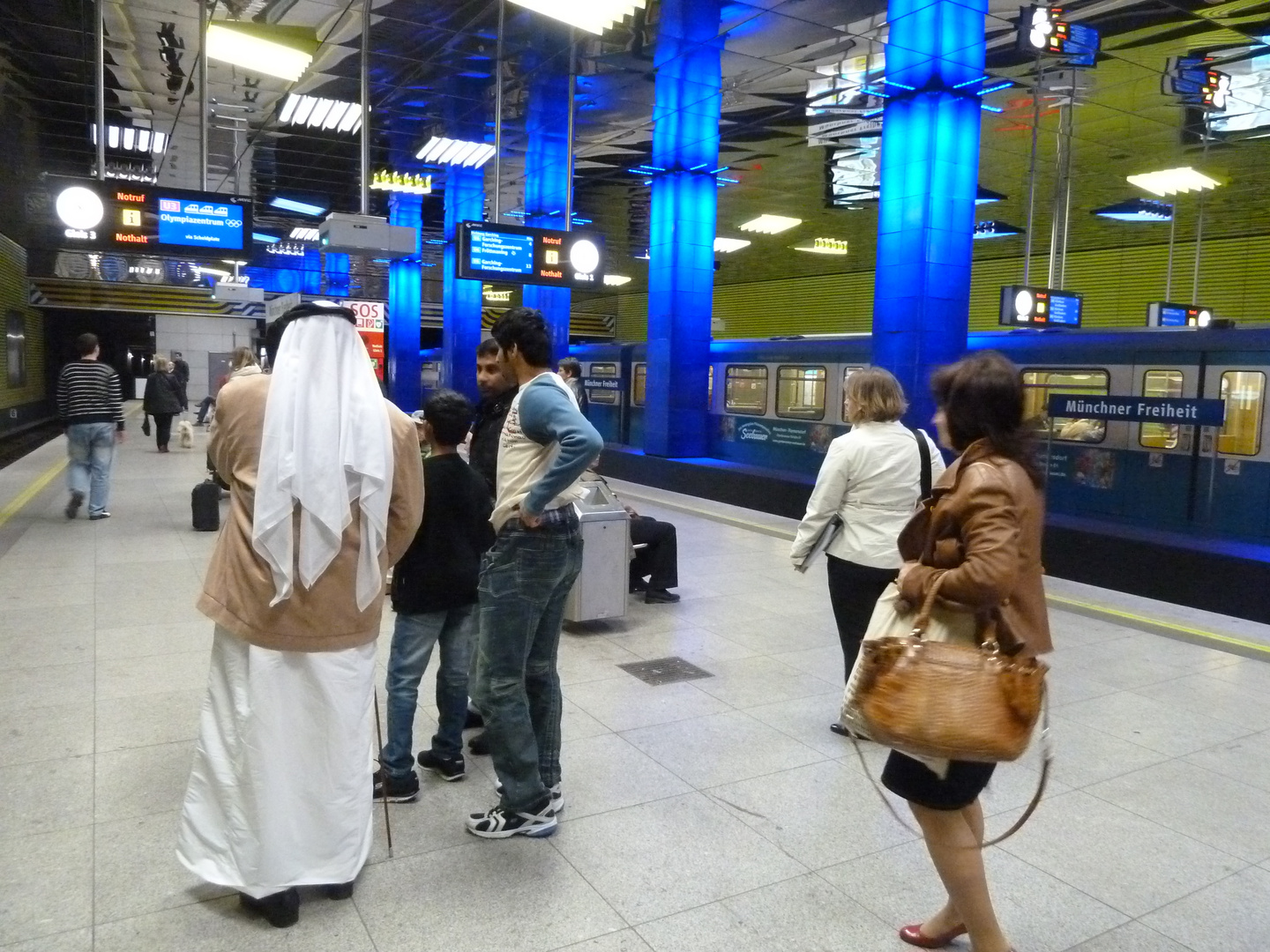 Auch Scheichs fahren jetzt U-Bahn