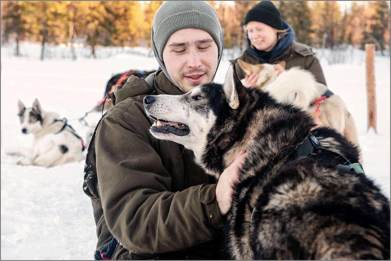 Auch Schlittenhunde lieben Knuddeln