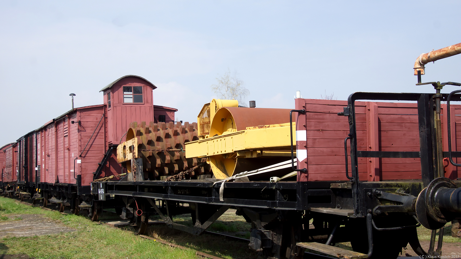 Auch sehr viele historische Güterwagen....