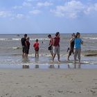 auch wenn die Sonne scheint, die Nordsee ist noch kalt und "naß" !!!