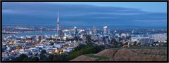 Auckland am Abend (vom Mt. Eden) by Ulrich13 