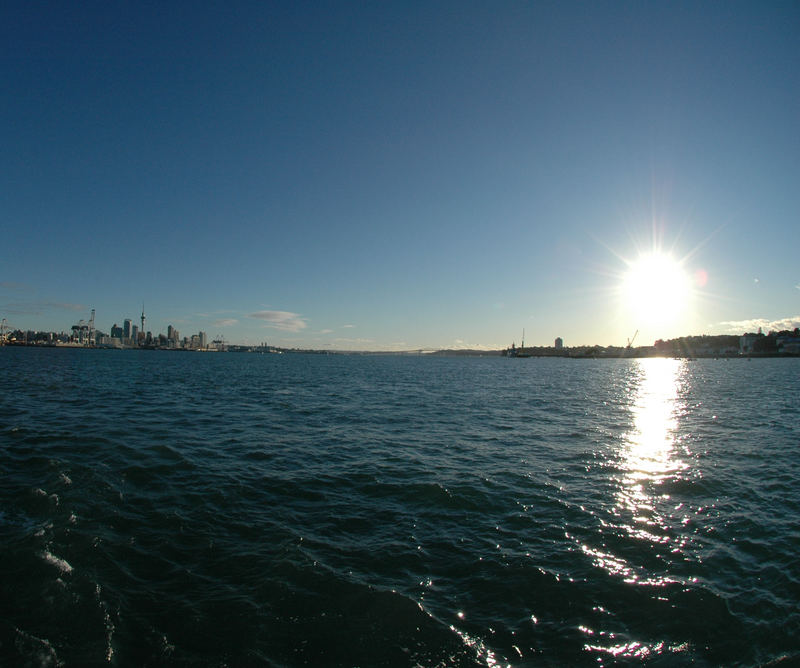 Auckland City mit Sonnenuntergang