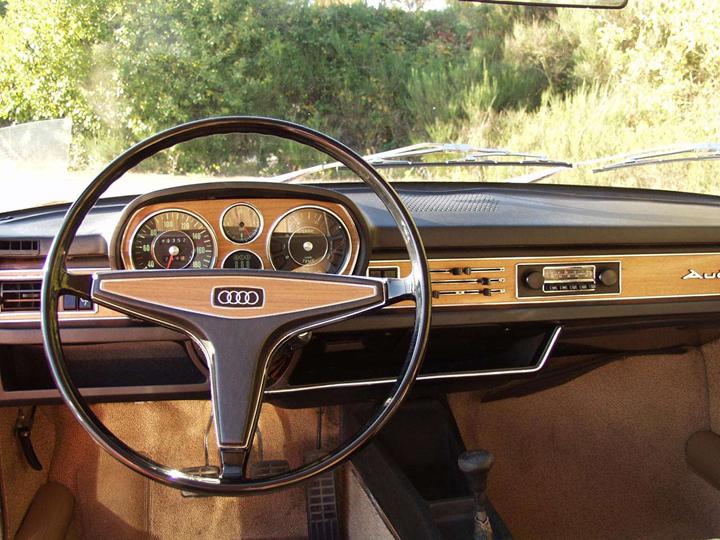 AUDI 100 - Cockpit