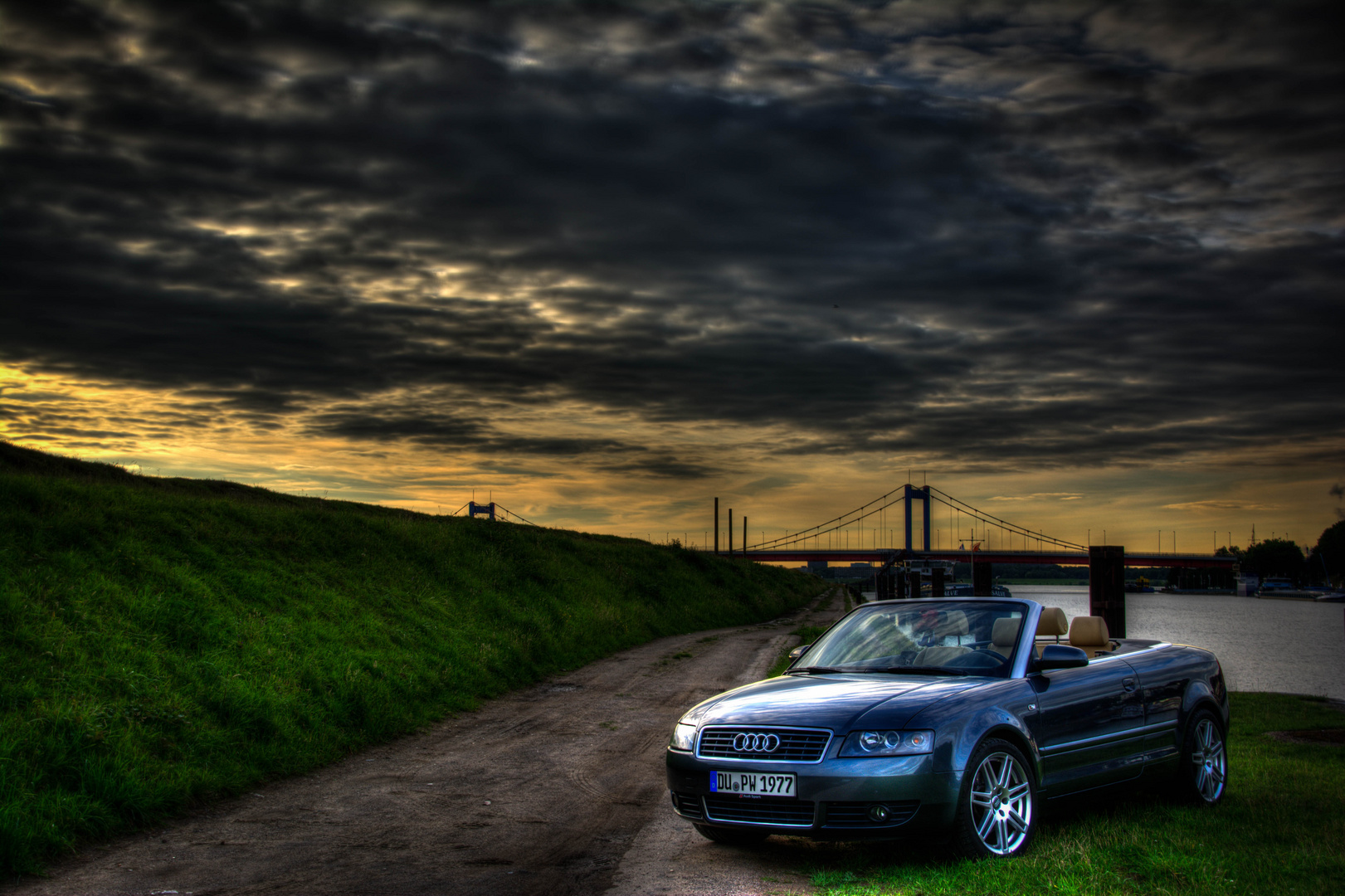 Audi A4 Cabrio vs. Duisburg Ruhrort