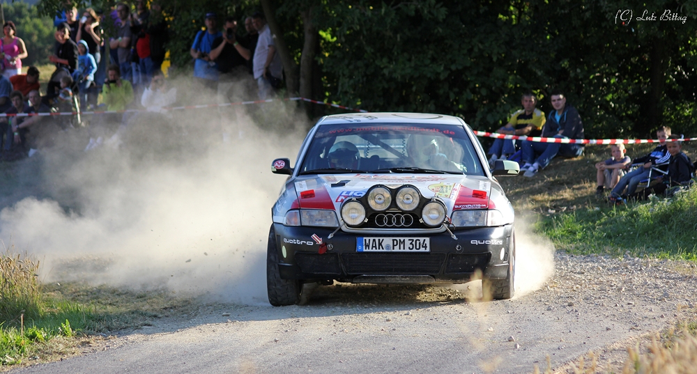 Audi A4 mit Lampenbaum