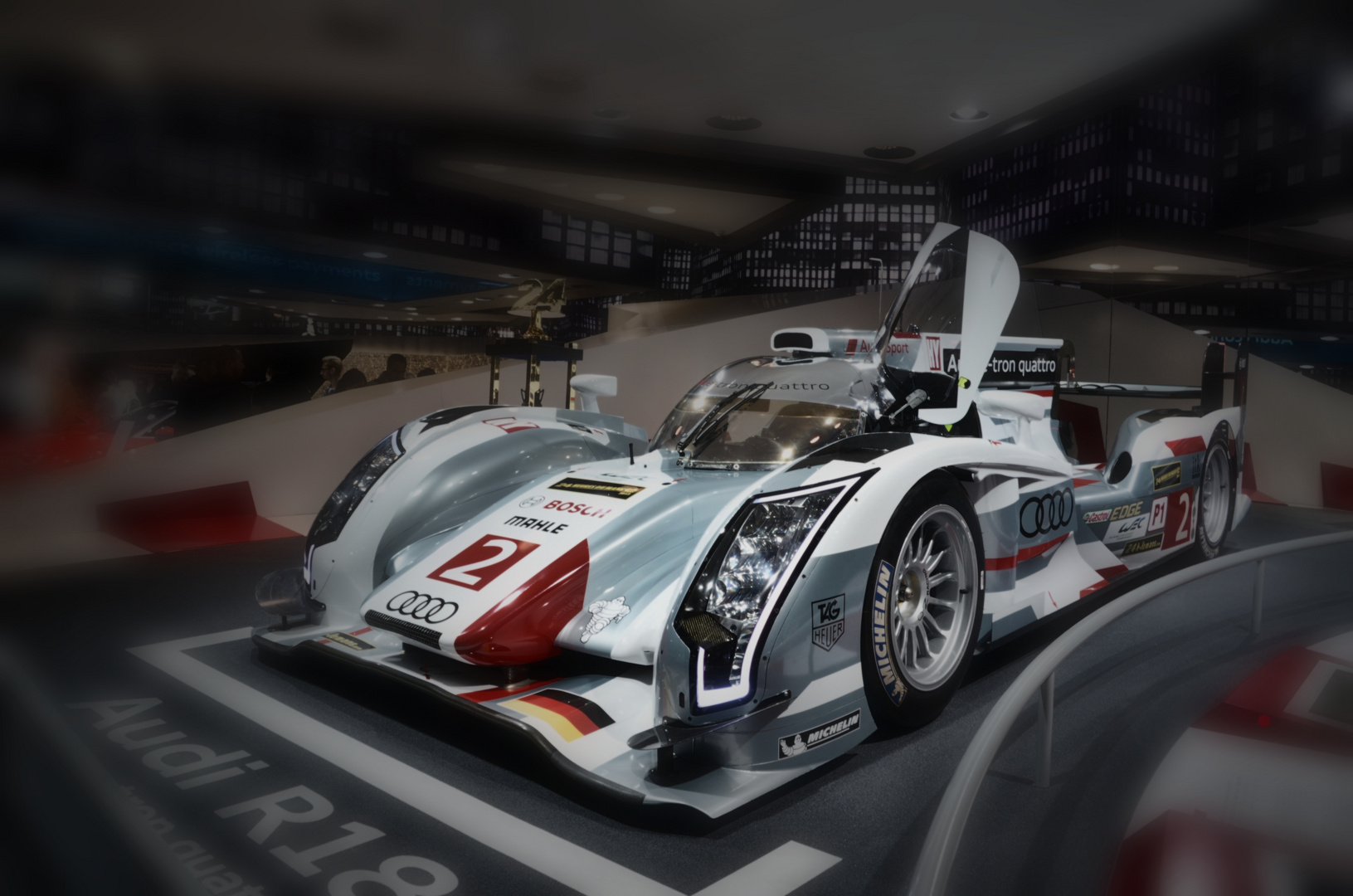 Audi R18