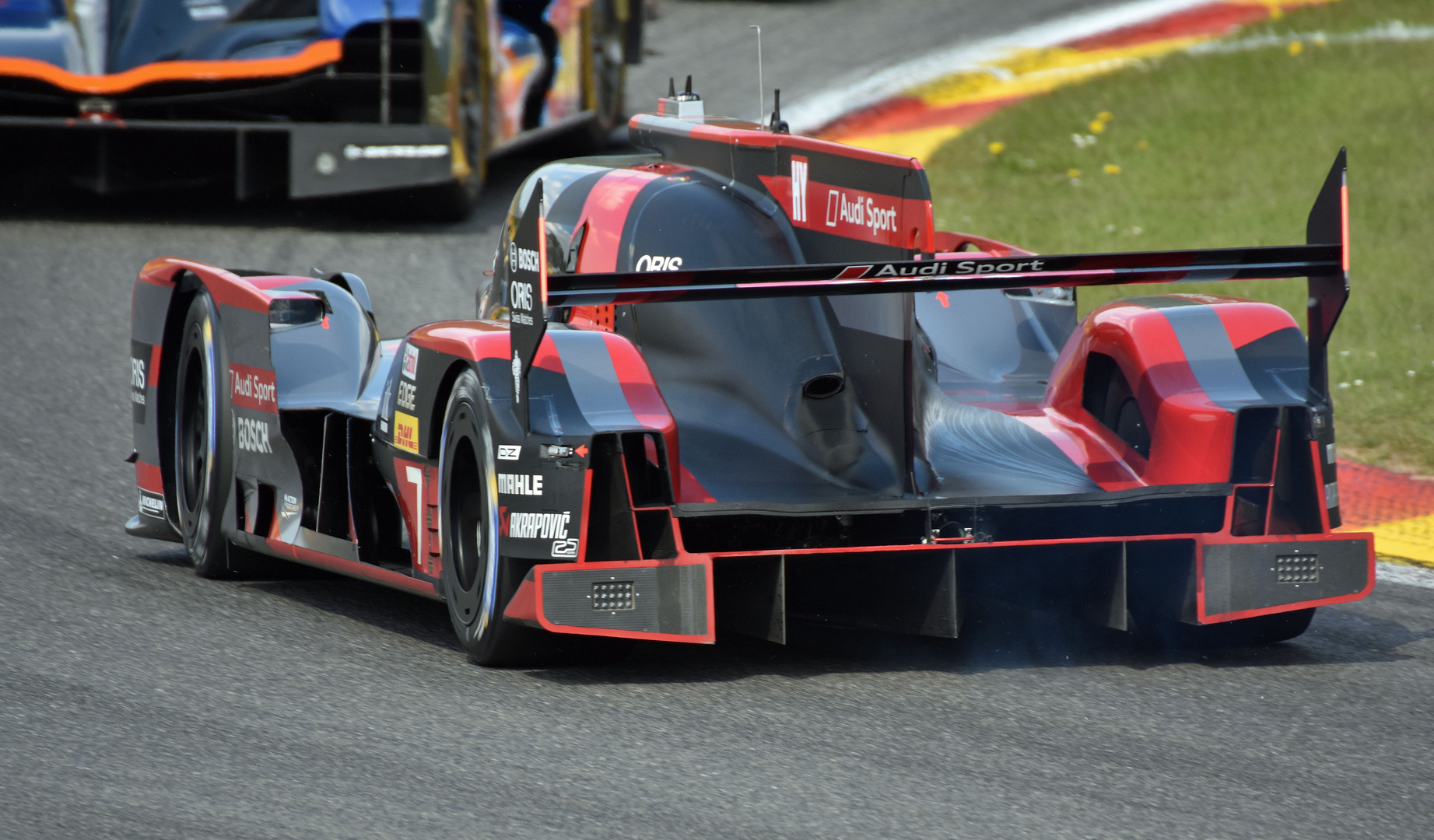 Audi R18