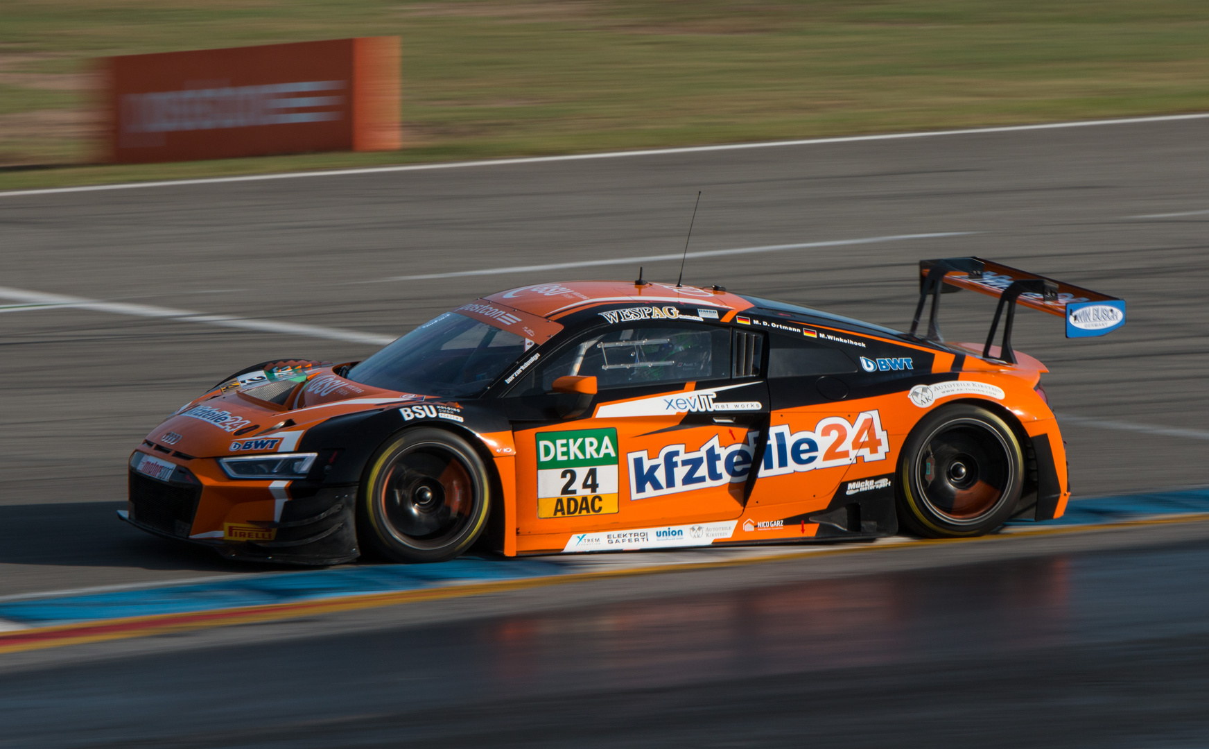 Audi R8 "KFZ-Teile 24 - Ortmann/Winkelhock