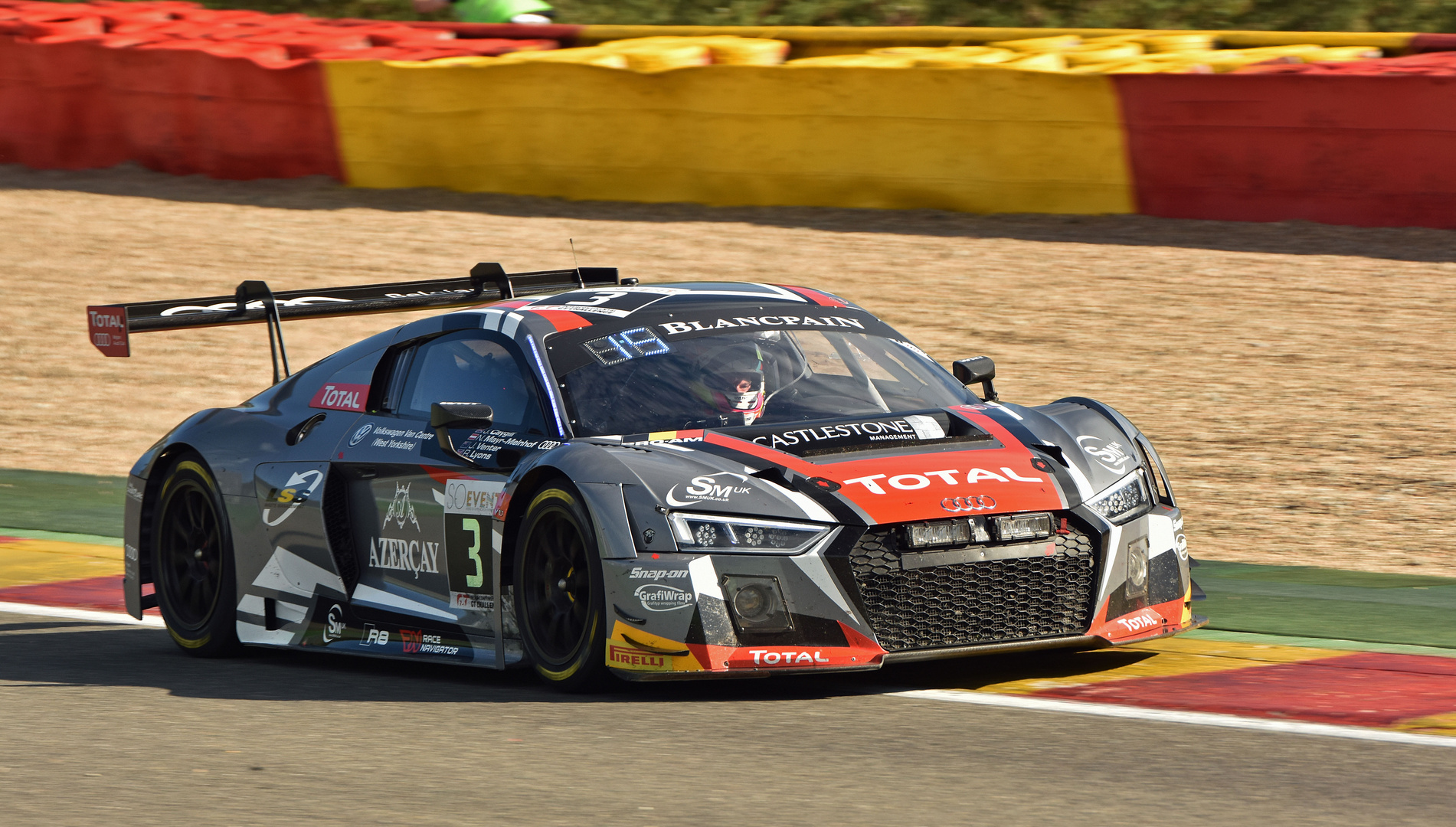 Audi R8 LMS 