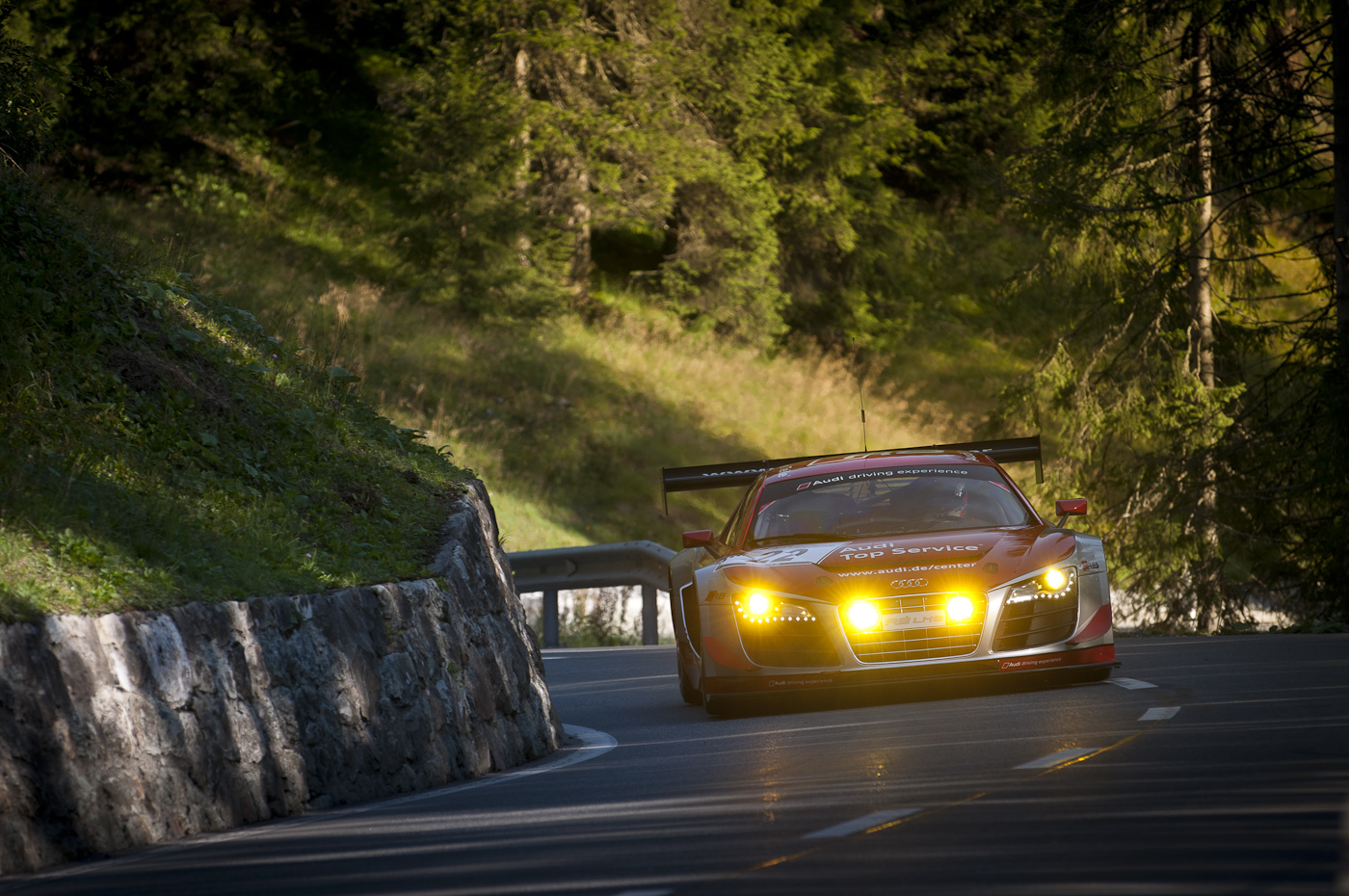 Audi R8 LMS in ungewohnter Kulisse –  an der Arosa ClassicCar als Demofahrzeug