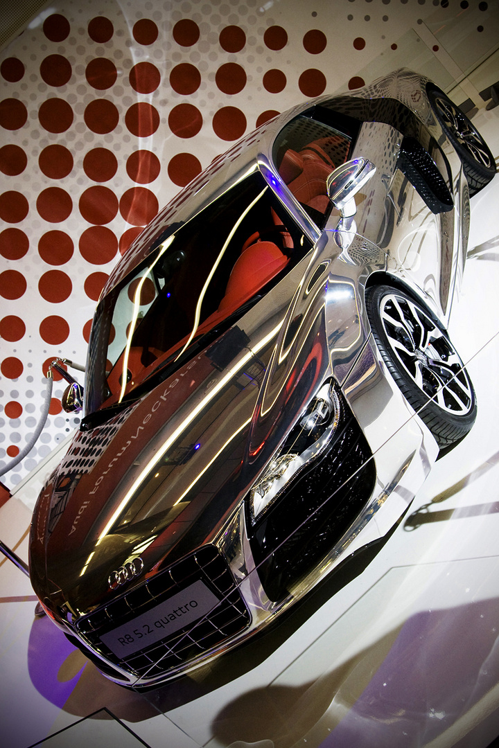 Audi R8 V10 in Chrom