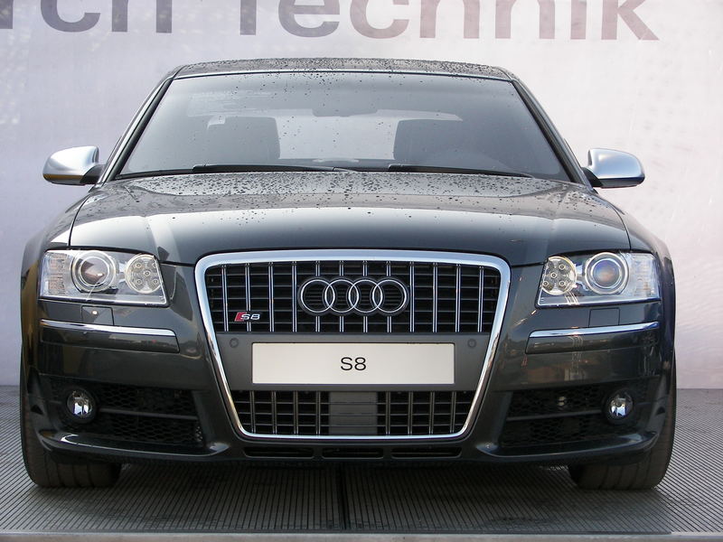 Audi S8