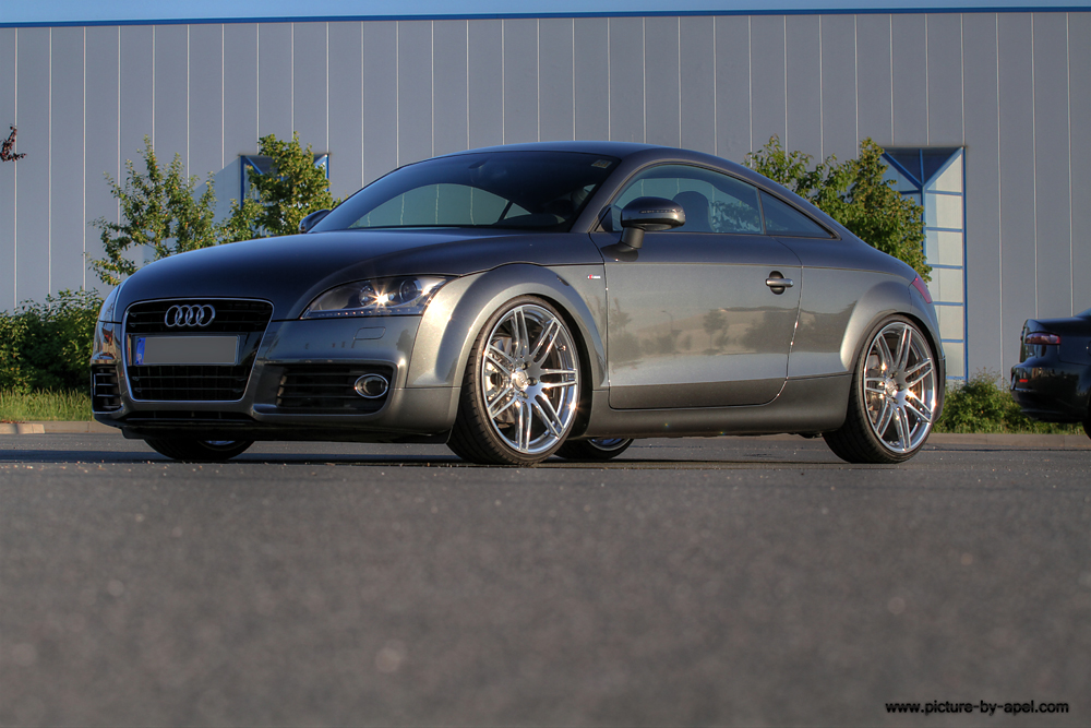 AUDI TT