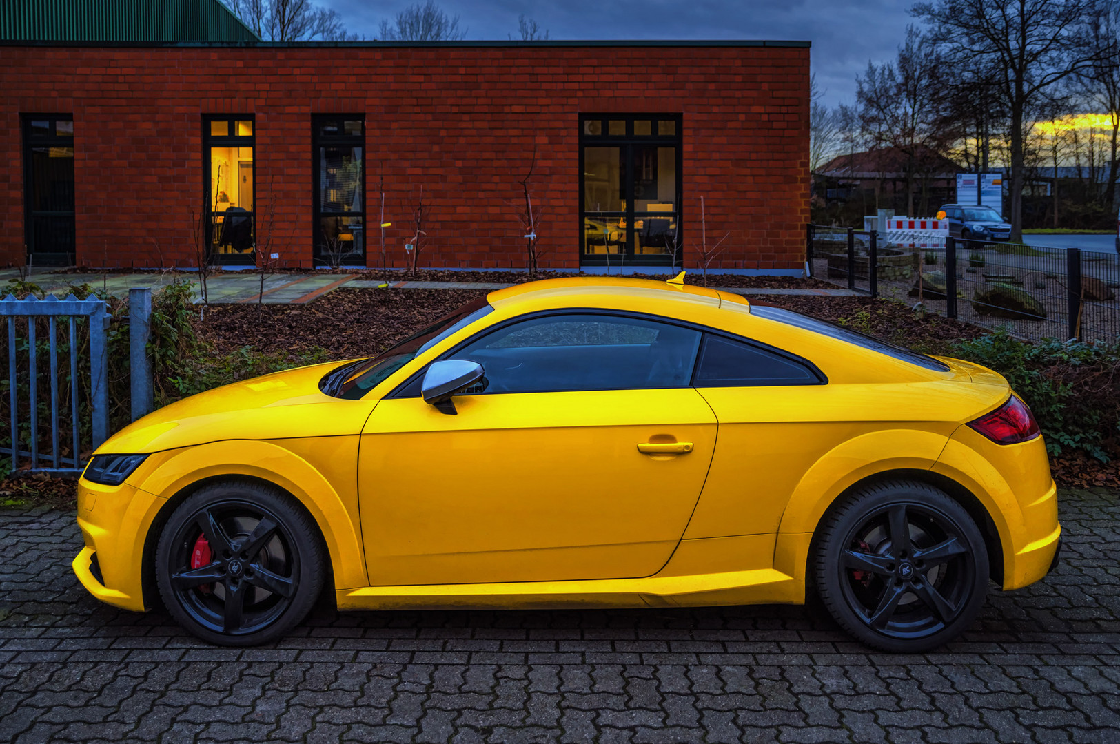 Audi TT gelb