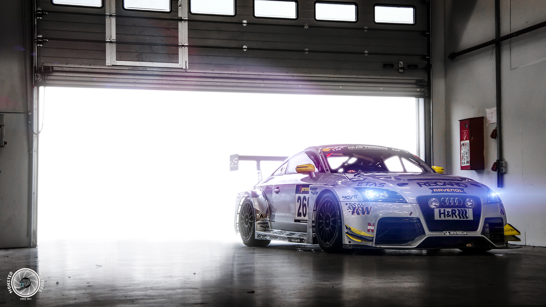 AUDI TT RS Raeder Motorsport Nr.269, Nürburgring Boxengassen Fotoshooting