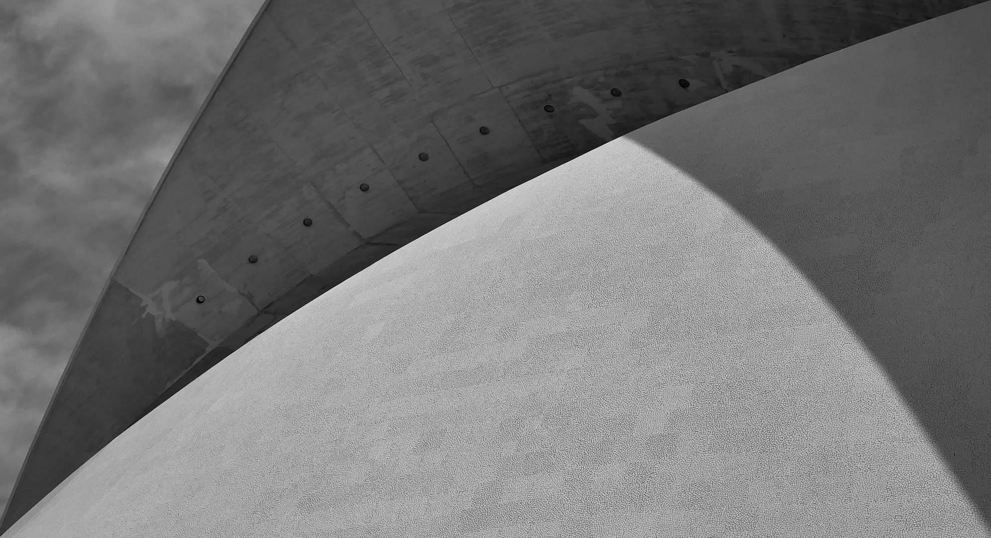 Auditorio de Tenerife #5 - four curved triangles (bw) - BF 20201030