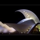 Auditorio de Tenerife nach Einbruch der Dunkelheit