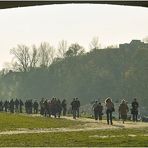 [ Auer Dult ] ... Völkerwanderung an der Isar ...