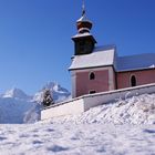 Auer Kircherl vor den Loferer Steinbergen