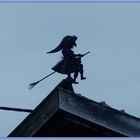 Auerberg Hexe auf dem Dach 