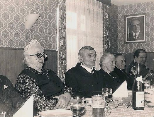 auf 50 Jahre zurück blickend