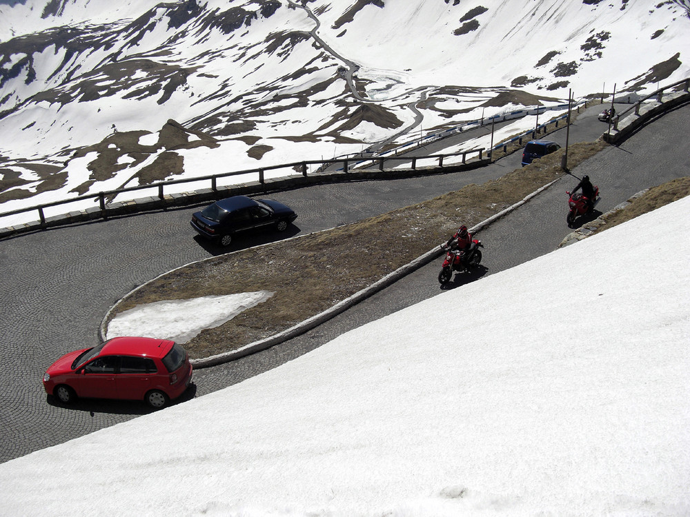 Auf- / Abfahrt zur Edelweissspitze, Großglockner, im Mai 2009