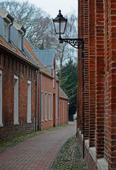 Auf 'Antik' getrimmte Hänge- bzw. Wandlampe in Leer (Ostfriesland)