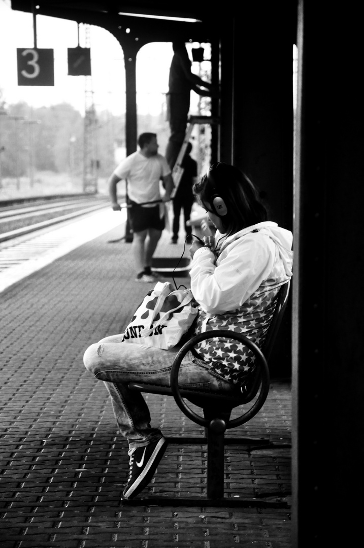 auf Bahnhöfen 1