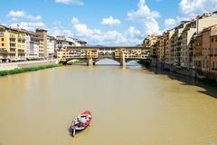 auf dem Arno in Florenz