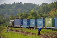 auf dem Bahnhof in Lao Cai